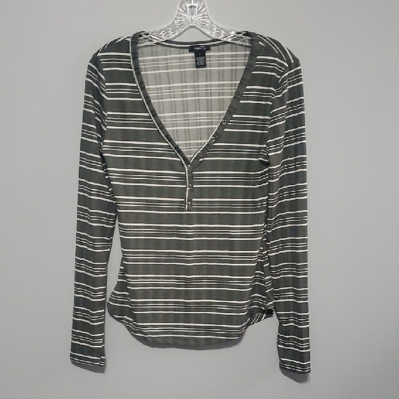 Rue 21 Lightweight Top Womens Sz Xl X-large Green White Striped Long Sleeve - Picture 1 of 6